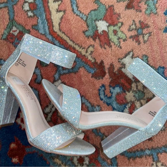 De Blossom women’s seven Silver Special Occasion ankle strap Heels - Picture 1 of 8